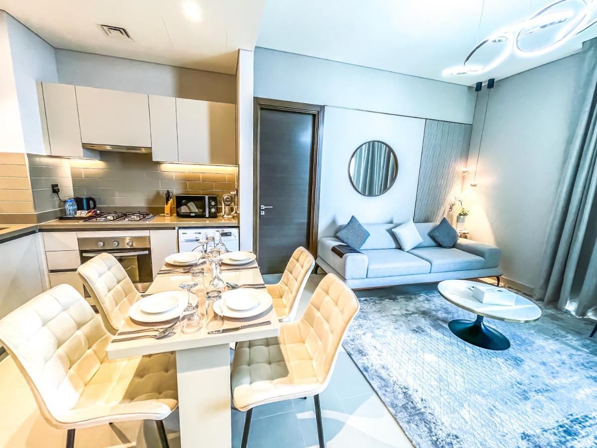 Stay By Latinem Luxury 2Br Holiday Home Cv B2513 Near Burj Khalifa دبي المظهر الخارجي الصورة