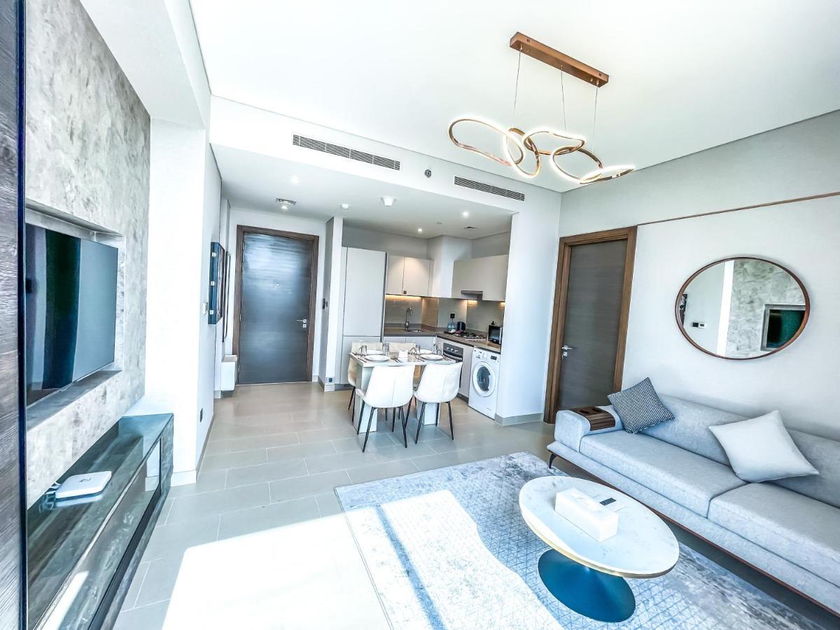 Stay By Latinem Luxury 2Br Holiday Home Cv B2513 Near Burj Khalifa دبي المظهر الخارجي الصورة